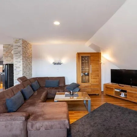 Bergloft Mit Balkon Apartment